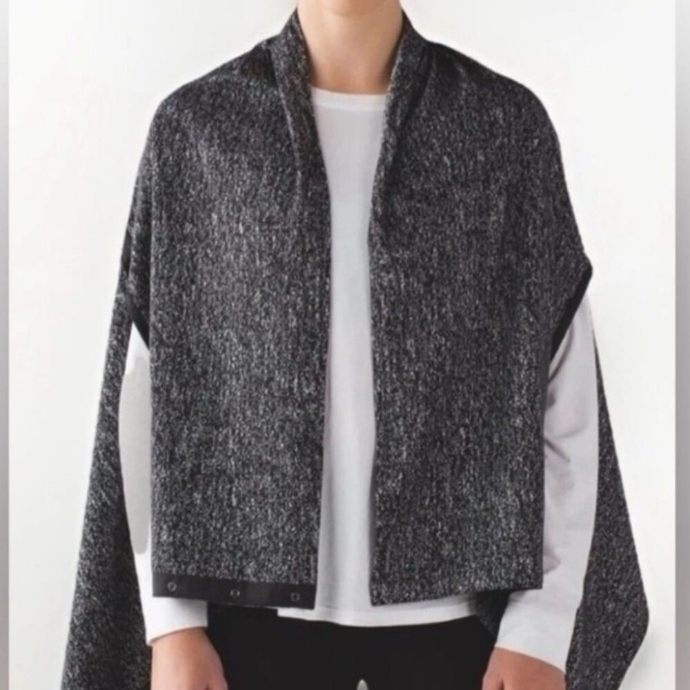 Lululemon Vinyasa Scarf/Poncho Heather Black OS